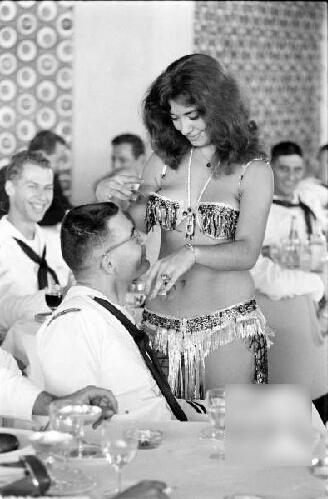 为国献身：慰问美军的菲律宾美女(2)