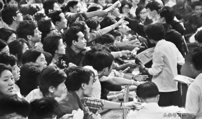 上世纪80年代，人们这样逛商店买东西，去饭店吃饭(1)