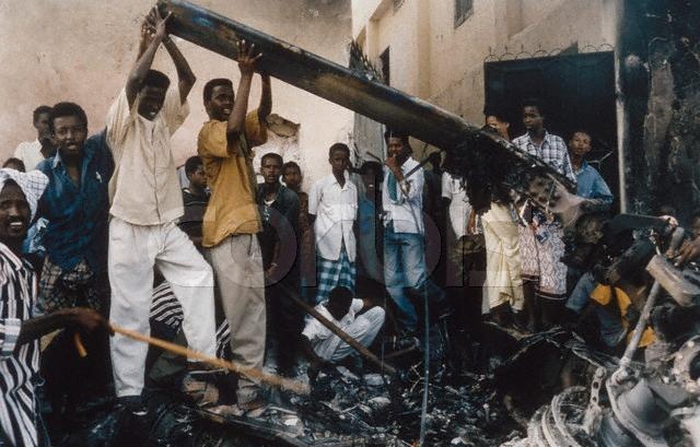 17张罕见照，直击真实版黑鹰坠落的血腥现场(5)