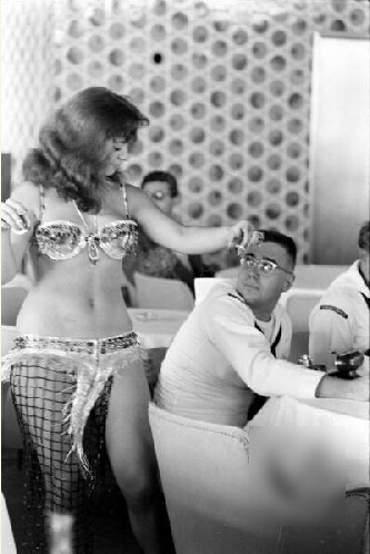 为国献身：慰问美军的菲律宾美女(3)