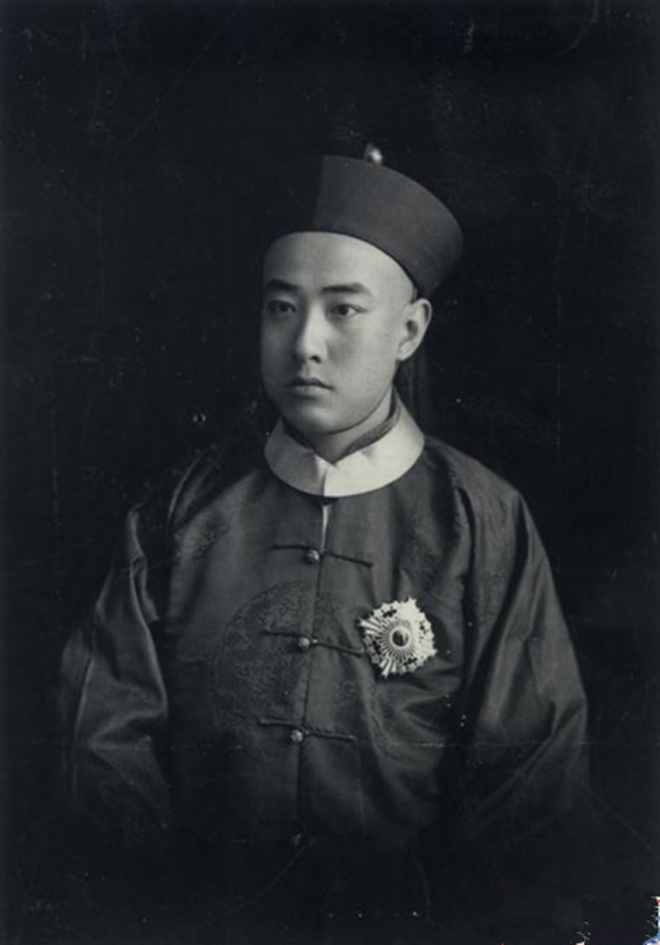 9张真实的清朝贵族王子照片，那张你觉得最帅？(1)