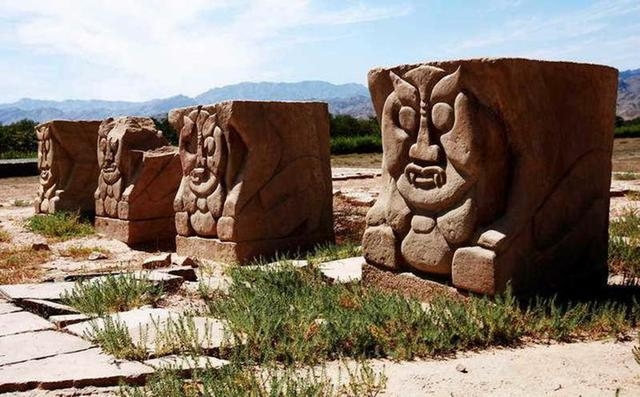 实拍中国最诡异王朝墓地，被称东方金字塔，连鸟兽都对其心存敬意(2)