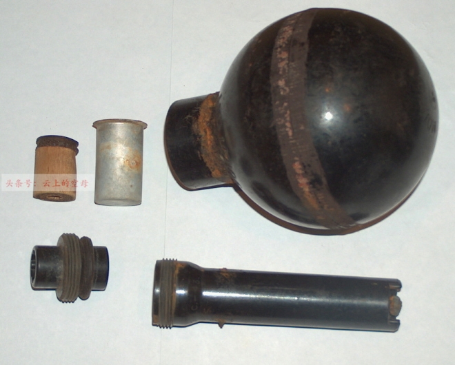 英国反坦克手榴弹像灯泡，满身毛病却生产250万枚(1)