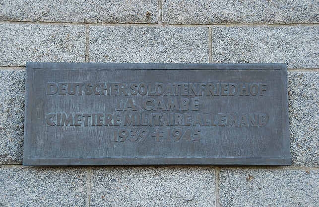 实拍最‘悲凉’德军公墓：后世不得立碑，魏特曼墓前寄语让人动容(1)