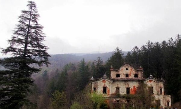 全球九大恐怖鬼屋 你若想去没人拦你竟然还有一艘船？(1)