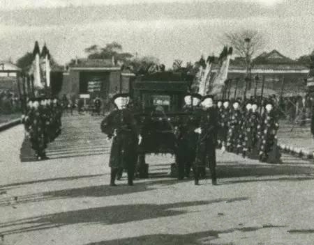 中国近百年最诡异的出殡仪式：看了容易让人做噩梦(2)