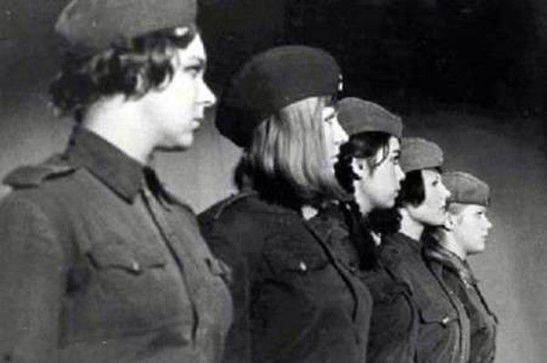 日本关东军被俘后，很多却成了苏军女兵的情夫？(2)