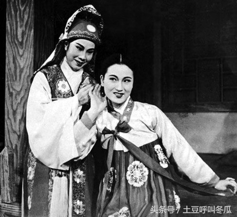 老照片：1956年，历史上第一届真正的春晚！看看都演了什么！(1)