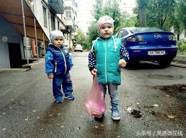 女子和情人约会，孩子被困屋内9天，弟弟饿死(1)