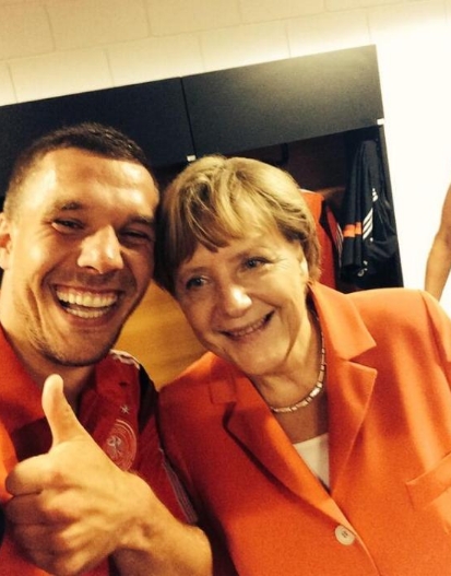 英国女王也会抢镜头，摄影记录那些极具价值的自拍照！(2)