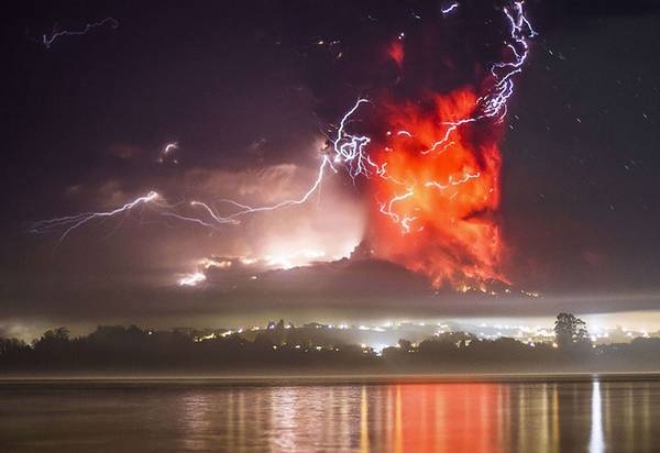摄影：壮观的火山喷发——大自然愤怒都是一种美！(2)