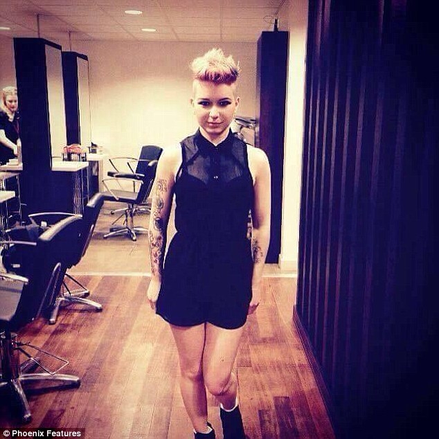 英国女孩约包一百名男士，只为证明自己不是同性恋(1)