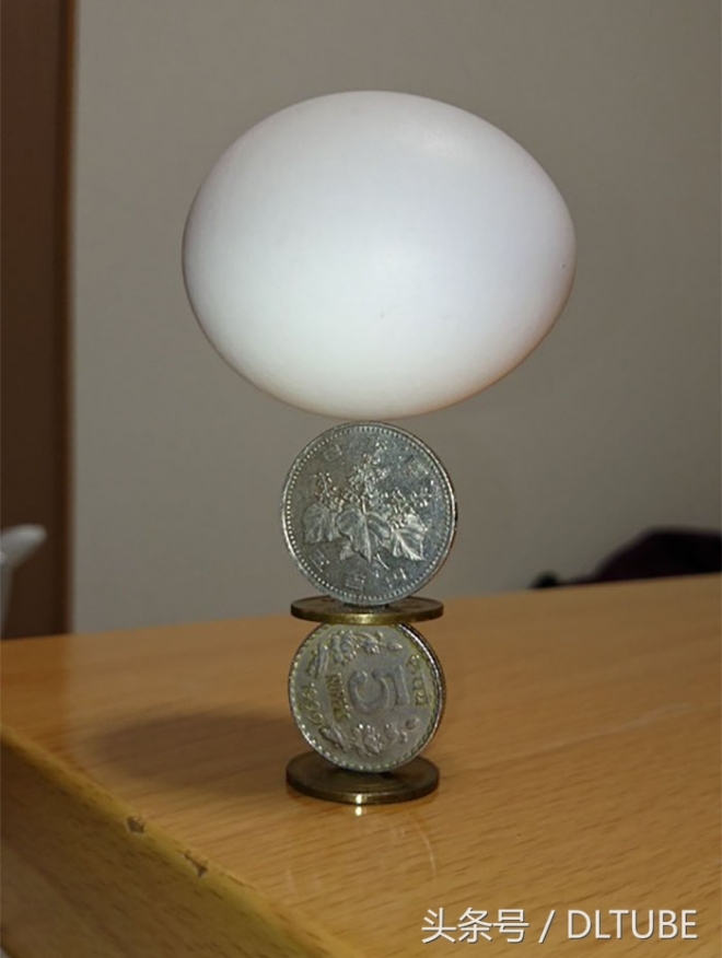 日本小伙把硬币叠出新高度(3)