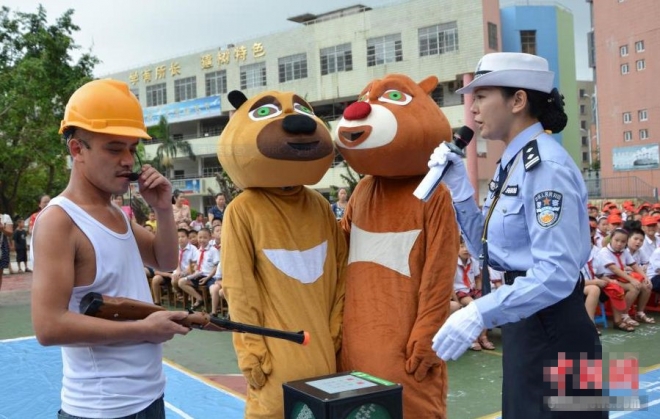 实拍真人版光头强：为改善生活不懈奋斗！(5)