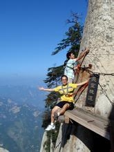 世界上最危险的栈道 许多人冒着生命危险也要征服它(1)