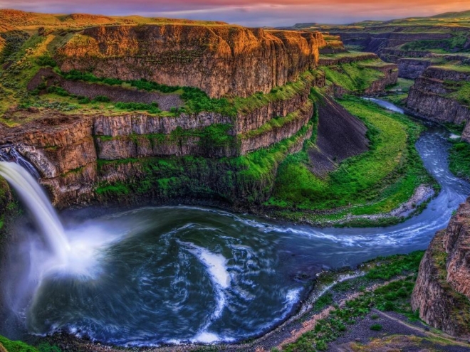 地球上最为壮丽的景色之一，世界上最长的峡谷之一(1)