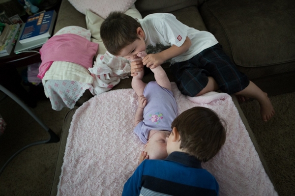 美国女子监狱，女囚为逃避劳动，利用探监机会积极造宝宝(3)