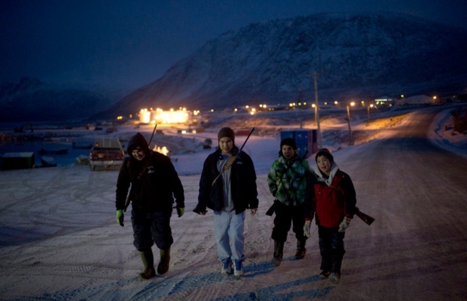 饮鸩止渴：实拍北极圈里的“合法”猎熊人(6)