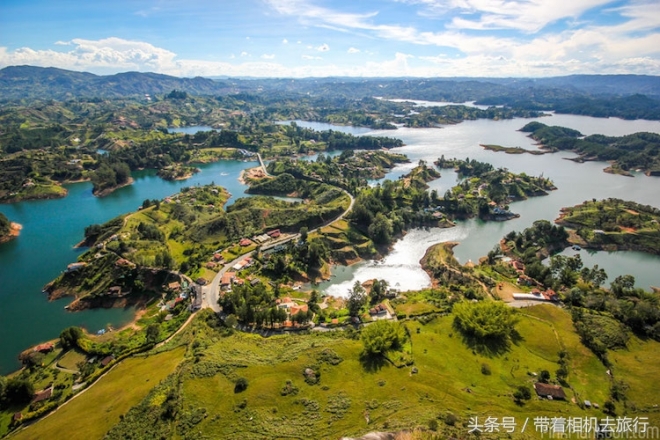 哥伦比亚有个彩色小镇，简直就像一幅彩色画(2)