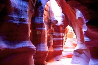 羚羊峡谷，自然的奇幻美景是游客们的“地下天堂”(3)