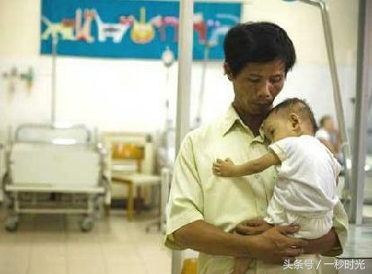 这个人收养了百名小孩，亲手埋葬了上万名婴儿，当之无愧的好爸爸(2)