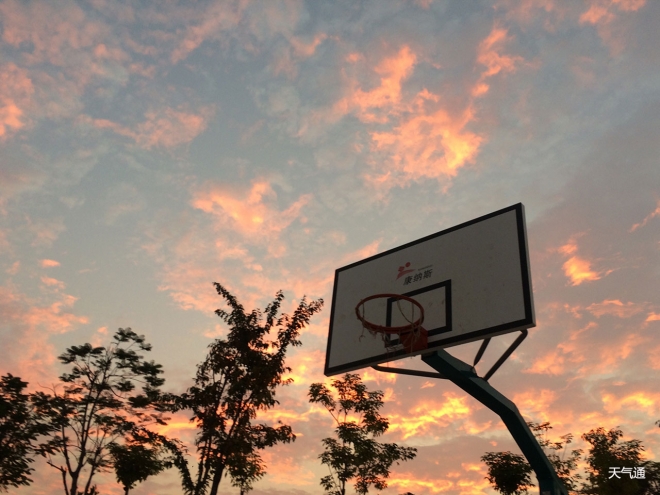 广西火烧云红透半边天(2)