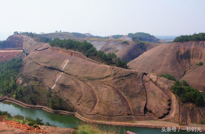 世界最大的卧佛在中国：利用山势雕琢而成，令人震撼的艺术神韵(3)