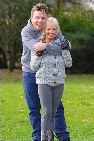 忘年恋！高富帅男子爱上老奶奶(2)