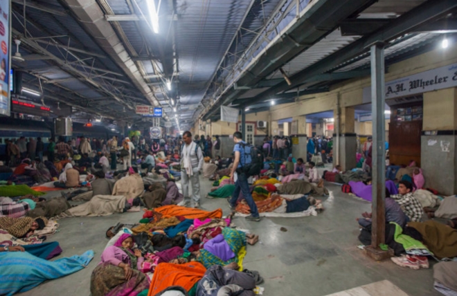 让人瞠目结舌的印度火车，除了印度人还有谁敢坐上去！(2)