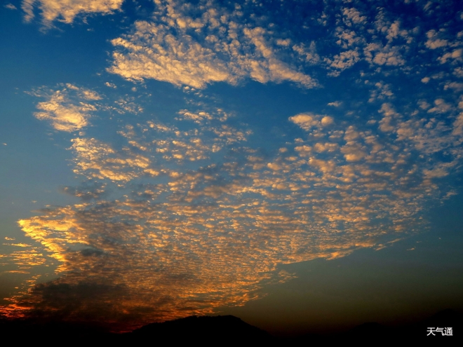 广西火烧云红透半边天(3)