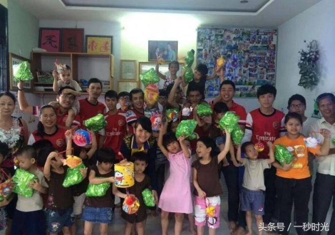 这个人收养了百名小孩，亲手埋葬了上万名婴儿，当之无愧的好爸爸(2)