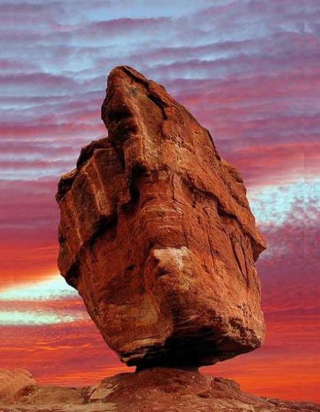 屹立千年的10大天然平衡石景点，我国有两处上榜(1)