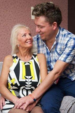 忘年恋！高富帅男子爱上老奶奶(2)