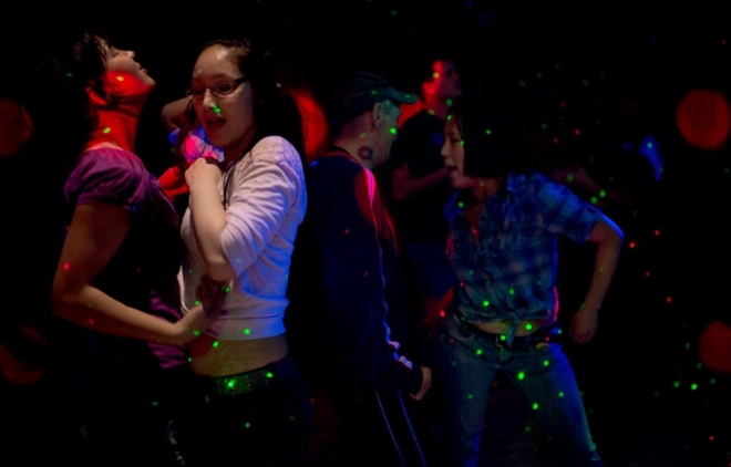 饮鸩止渴：实拍北极圈里的“合法”猎熊人(5)