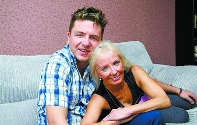 忘年恋！高富帅男子爱上老奶奶(2)