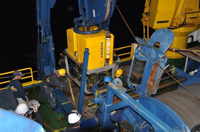 他们捞得宝藏白银50吨，须上缴20%给政*府(2)