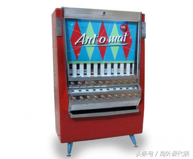 外国自售机怎么啥都卖，你们是咋把活鱼饵装进机器的？(5)