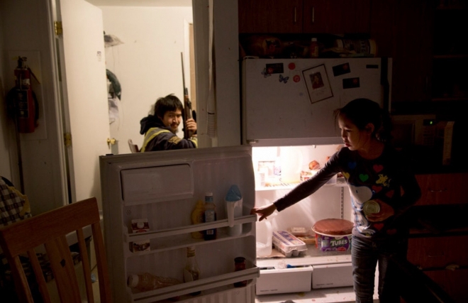 饮鸩止渴：实拍北极圈里的“合法”猎熊人(3)