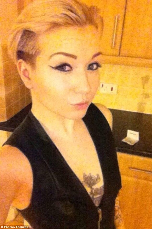 英国女孩约包一百名男士，只为证明自己不是同性恋(3)