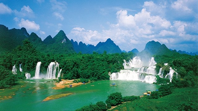 风光：世界十大最美瀑布，我大中国就有两大川瀑布！(4)