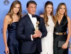 这一家人看NBA就竟成焦点，硬汉女儿各个娇嫩欲滴如花似玉？