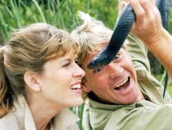 还记得秒杀贝爷的鳄鱼先生么？9年前死于毒刺，如今女儿继承衣钵