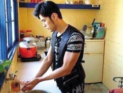 为爱妻亲自下厨的10大男星，涵哥做得好吃，导致了妻子的悲剧！