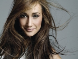 傍谢霆锋后变成龙徒弟 跟吴彦祖分手又拍戏 打女如今老成这样