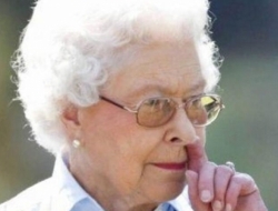 抓拍：生活中英国女王最经典的瞬间表情