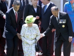 奥巴马夫妇和英国王室的关系由来已久，难怪如此融洽