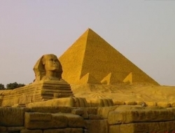 金字塔发现金属船只，专家推测是阴间交通工具，那时科技实在太高