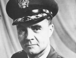 这个人15秒杀死了几十万日本人，生前一番话让中国人很尊重他。