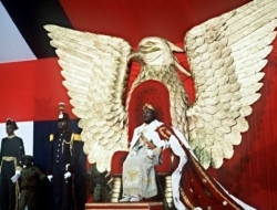 中非吃人皇帝的华丽登基盛典，用光了法国援助，吃空了国库