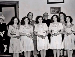 80年前加拿大第一个全部成活的五胞胎，被人们关起来当展品挣钱